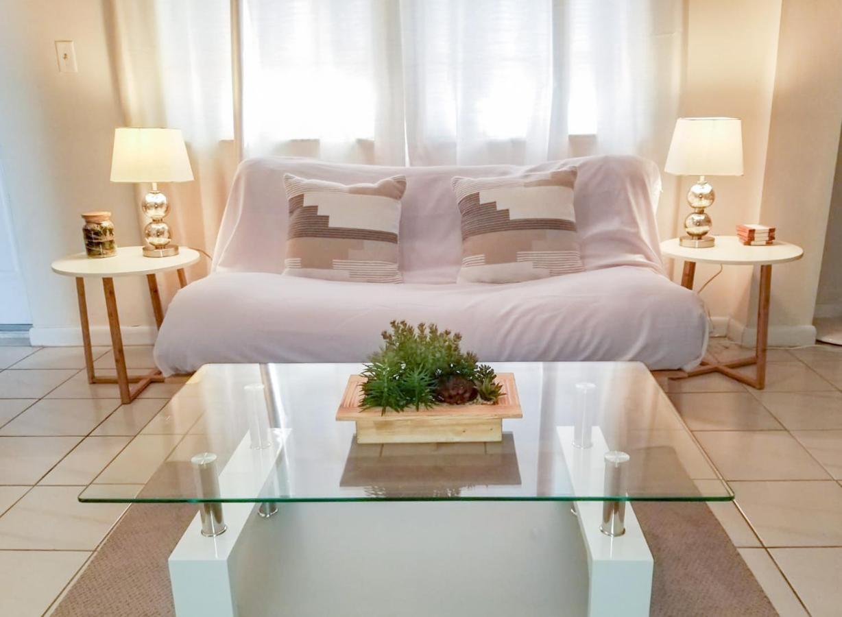 Pensión Self Check-in Suites Near Coral Gables Miami